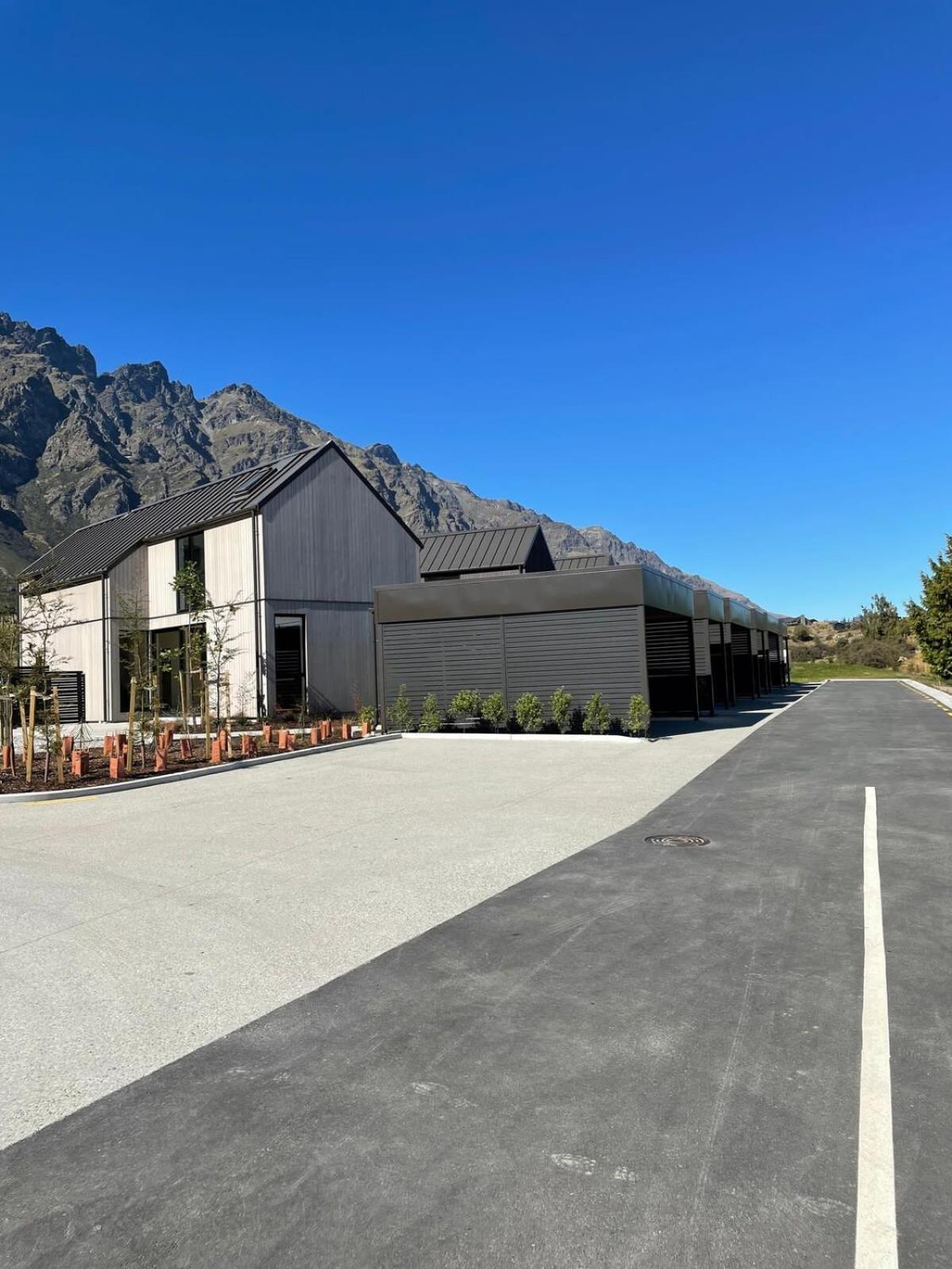 Nestled Below The Remarkables 皇后镇 外观 照片