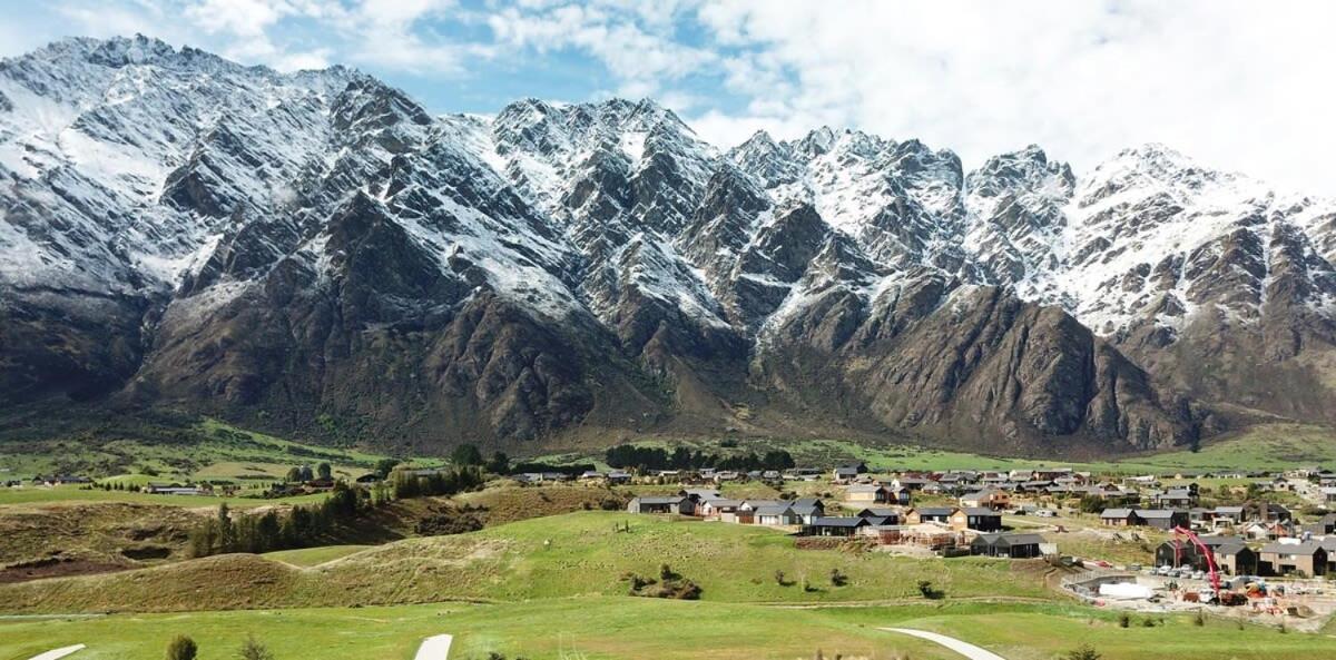 Nestled Below The Remarkables 皇后镇 外观 照片