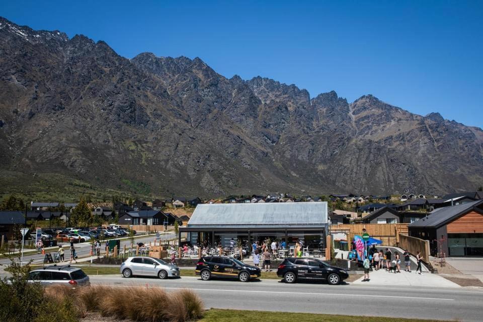 Nestled Below The Remarkables 皇后镇 外观 照片