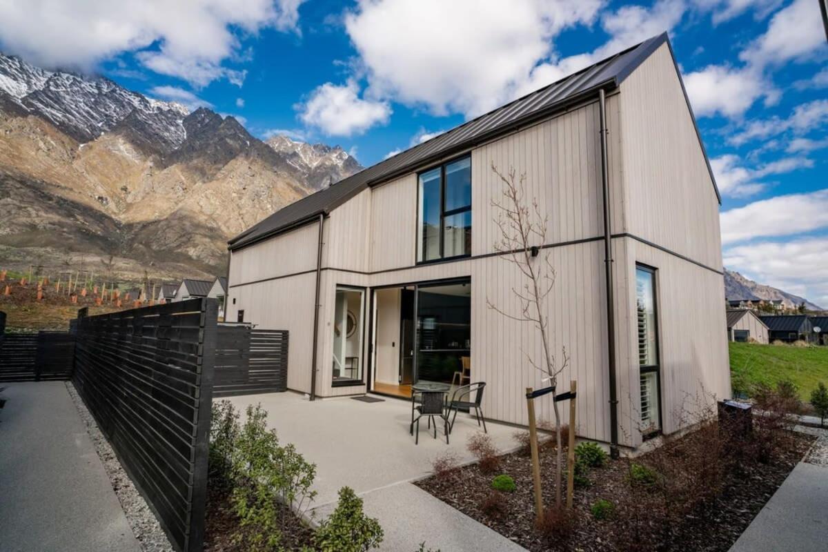 Nestled Below The Remarkables 皇后镇 外观 照片